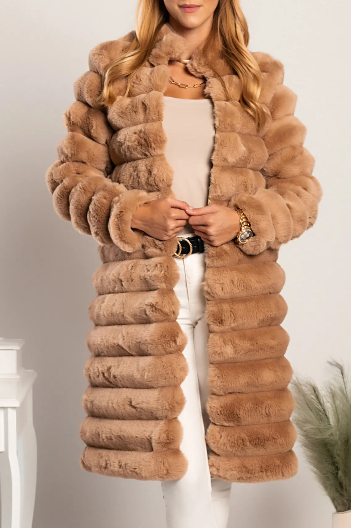 Abrigo largo elegante pelo sintético Benimia, camel