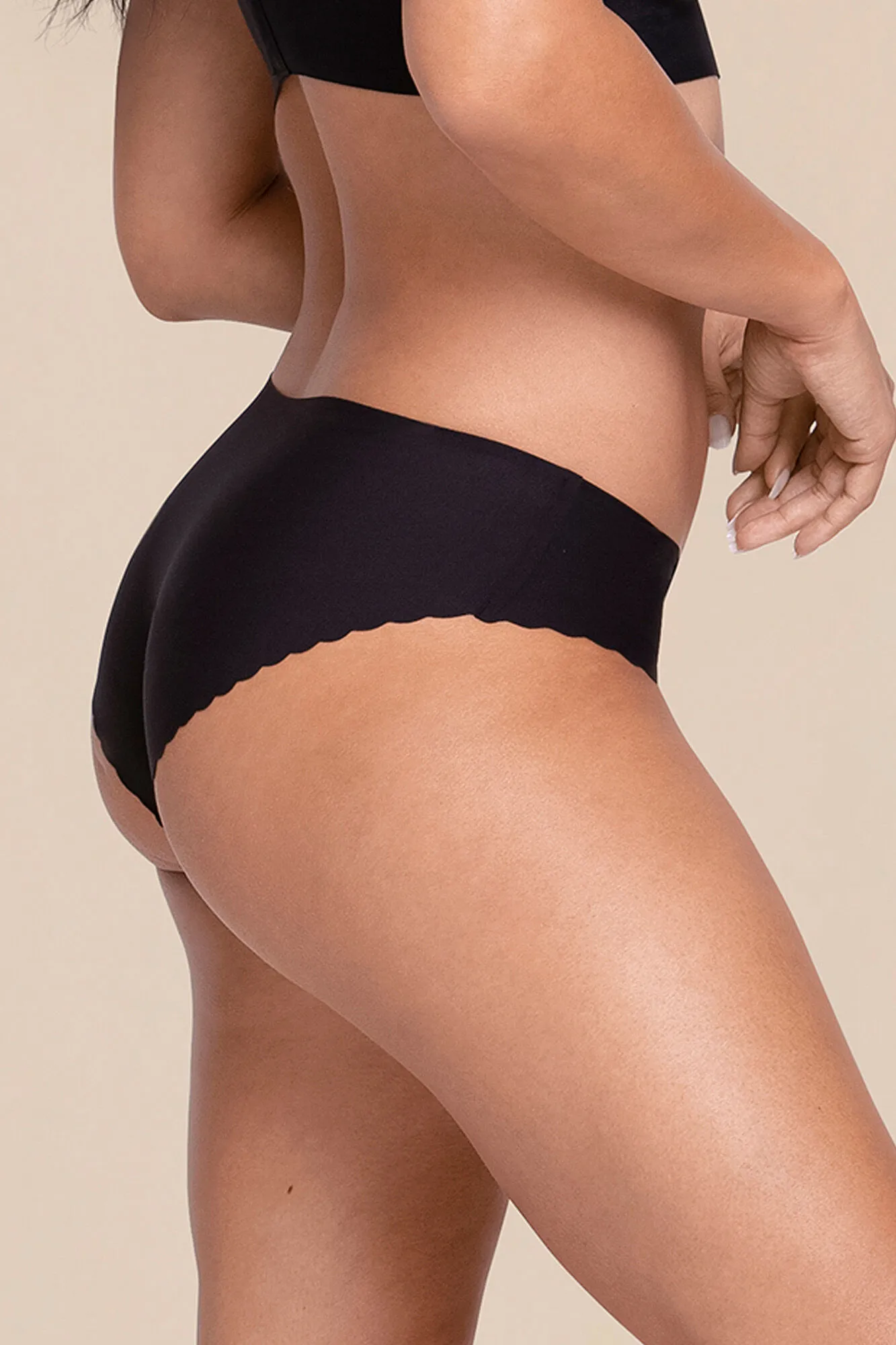 Braga menstrual Everyday negra – Absorción súper ligera