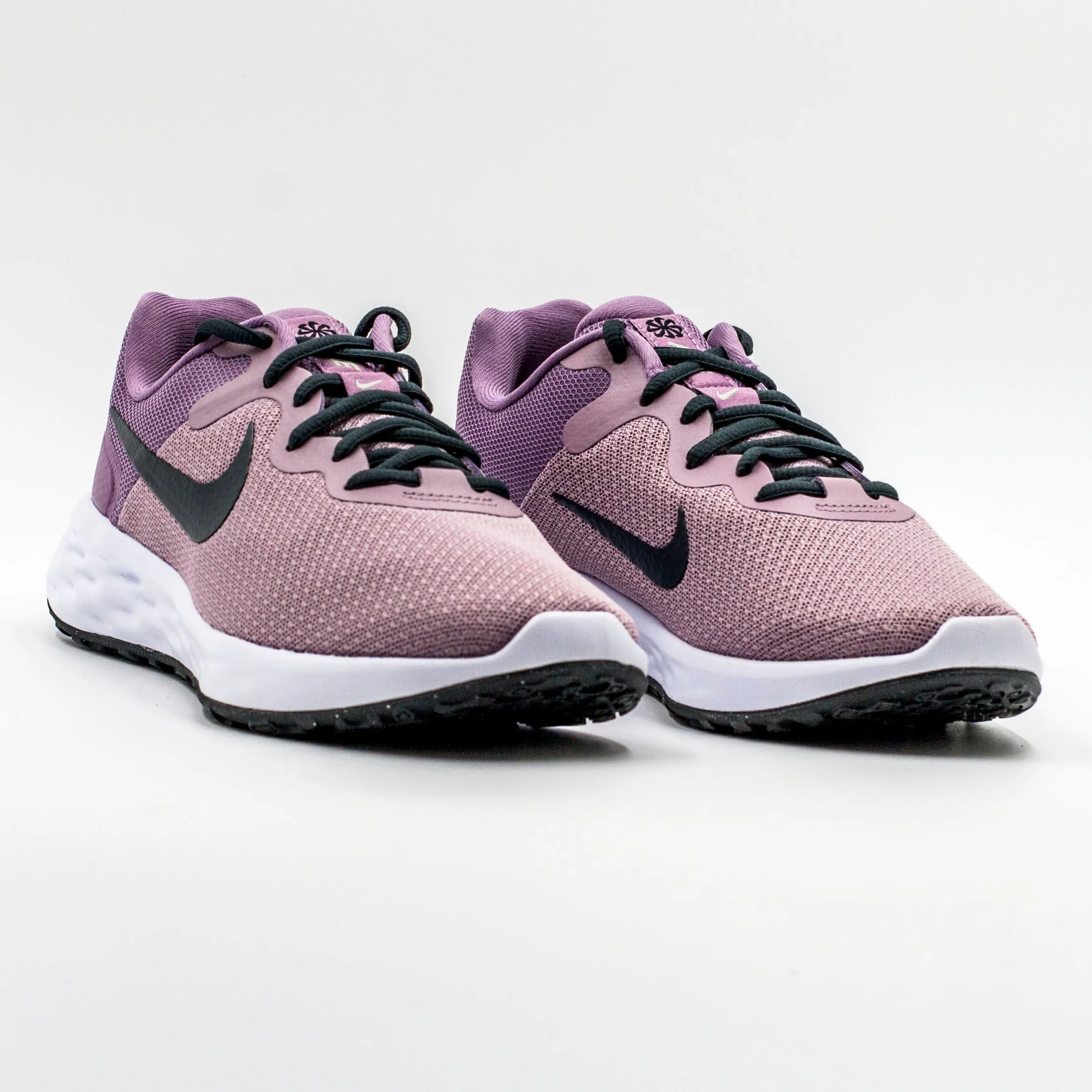 Nike Revolution 6 Lila Negro