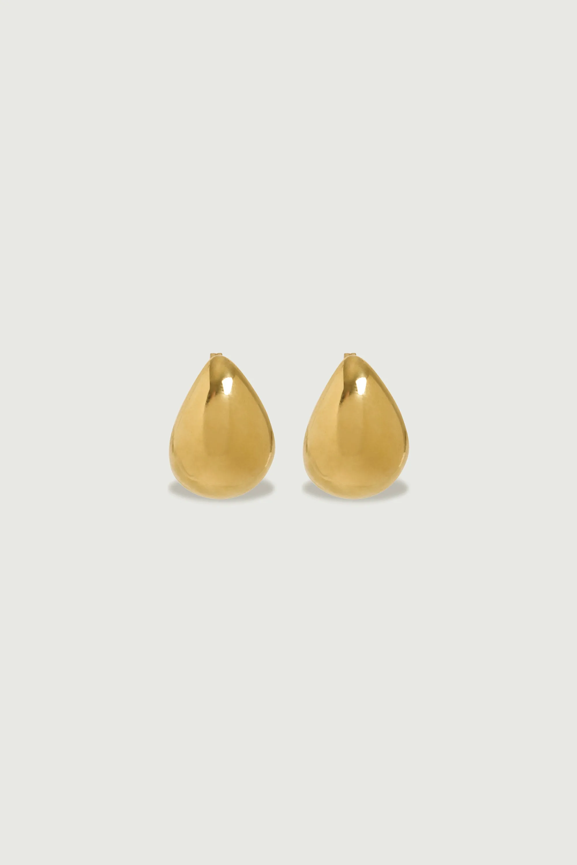 PENDIENTES ZINNIA Pendientes de latón reciclado chapado en oro