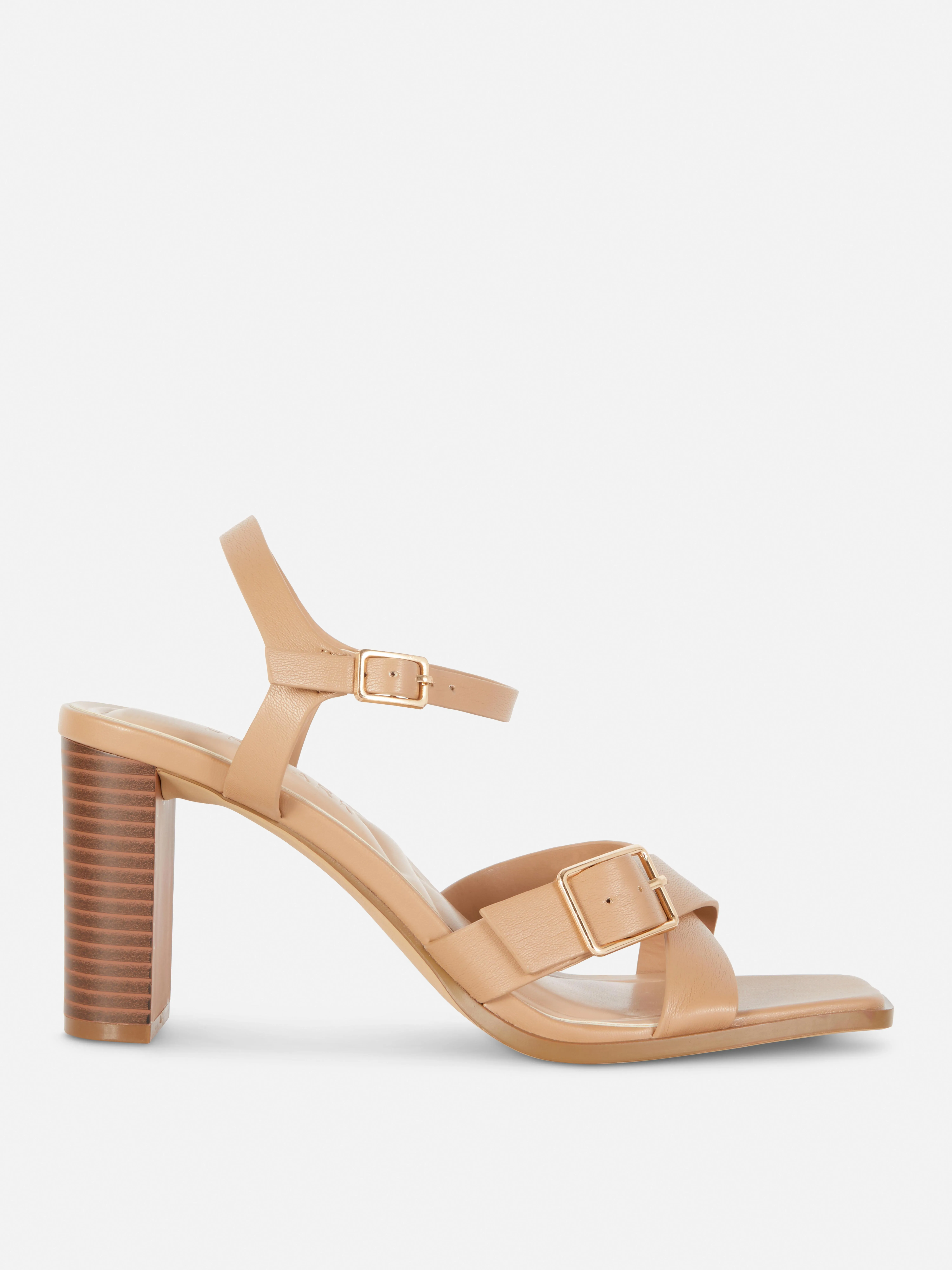 Sandalias de tacón con tiras cruzadas
