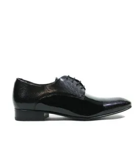 Zapatos blucher negros de charol con picados